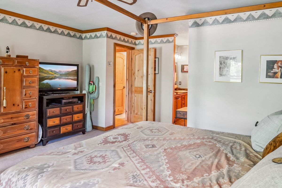 112 Grey Squirrel LANE