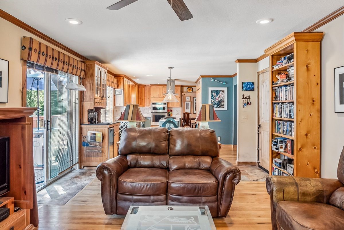 112 Grey Squirrel LANE