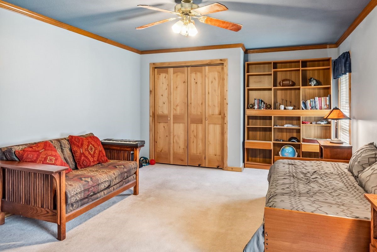 112 Grey Squirrel LANE