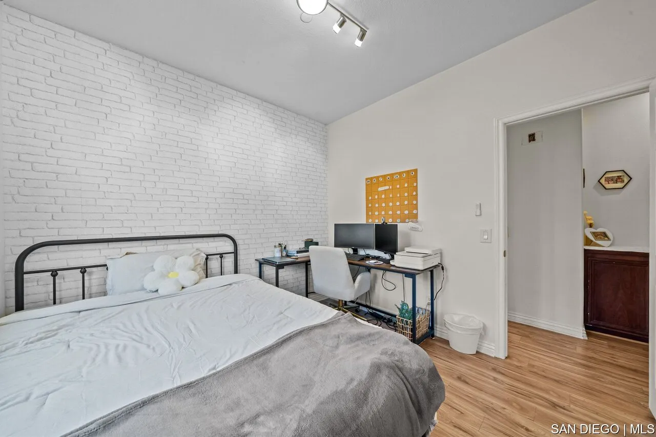 1800 E Lakeshore Dr UNIT 2601