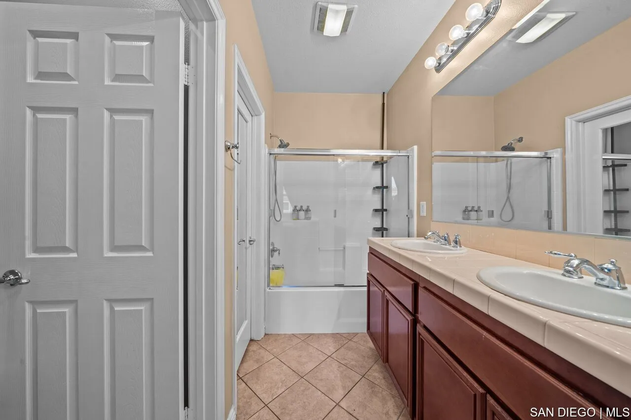 1800 E Lakeshore Dr UNIT 2601