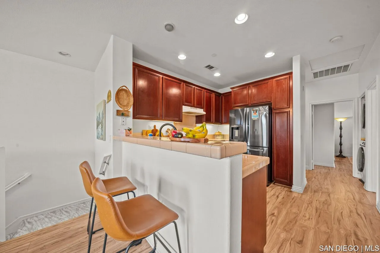 1800 E Lakeshore Dr UNIT 2601