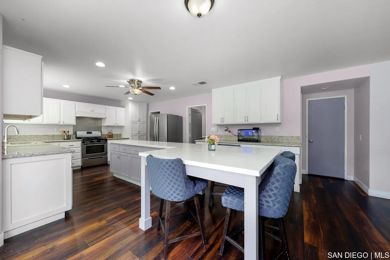 2648 Noble Canyon Rd