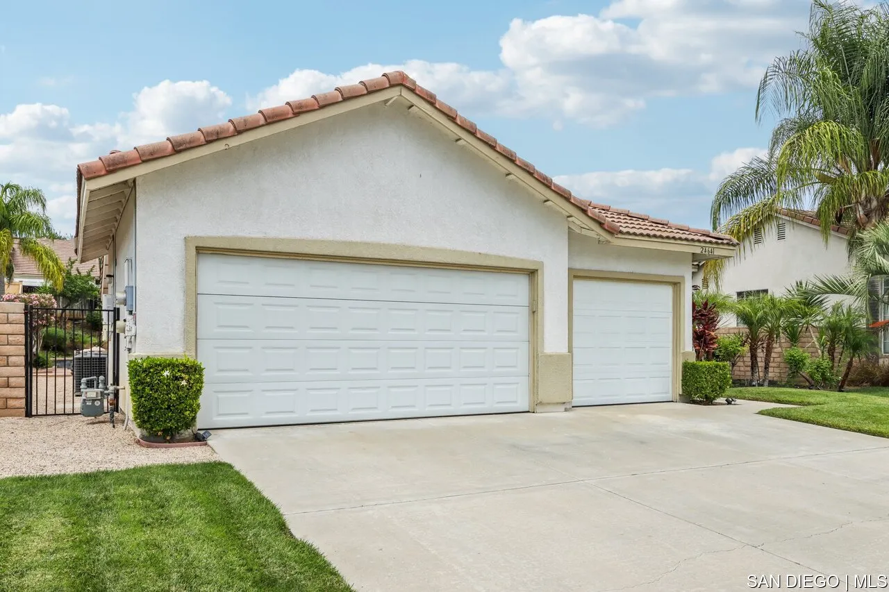 24641 Lincoln Ave