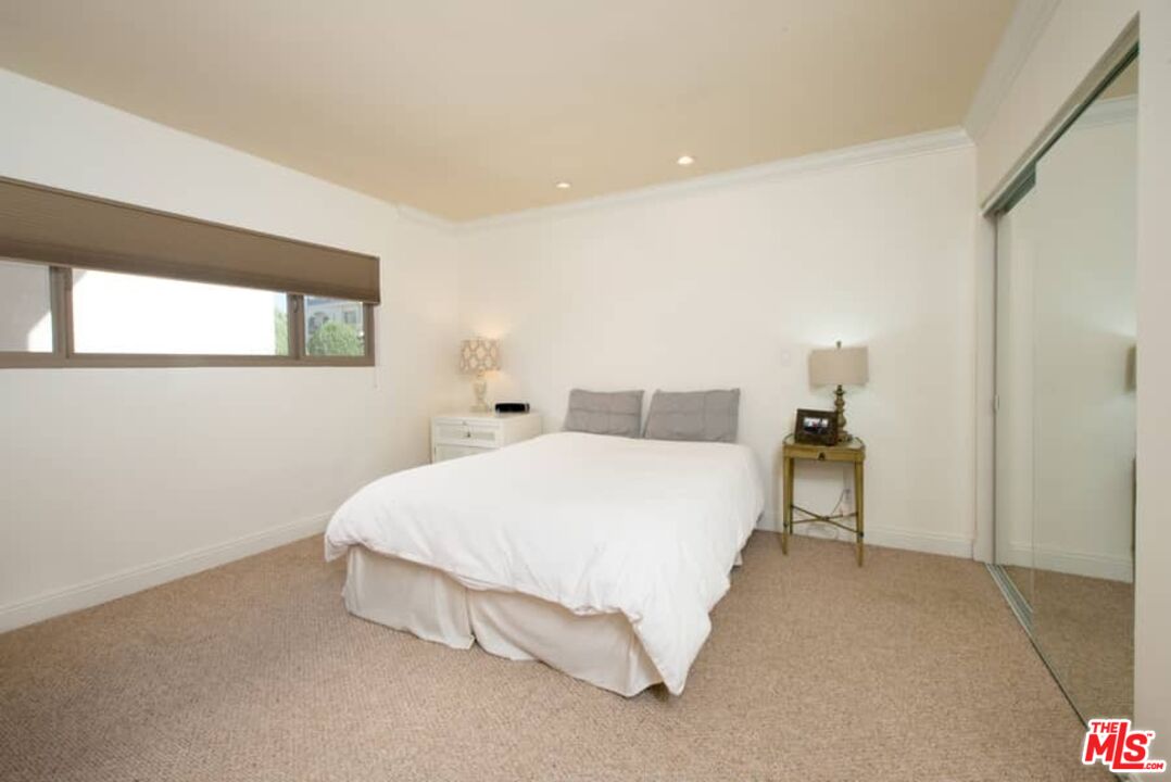1000 S Westgate Ave Unit: 209