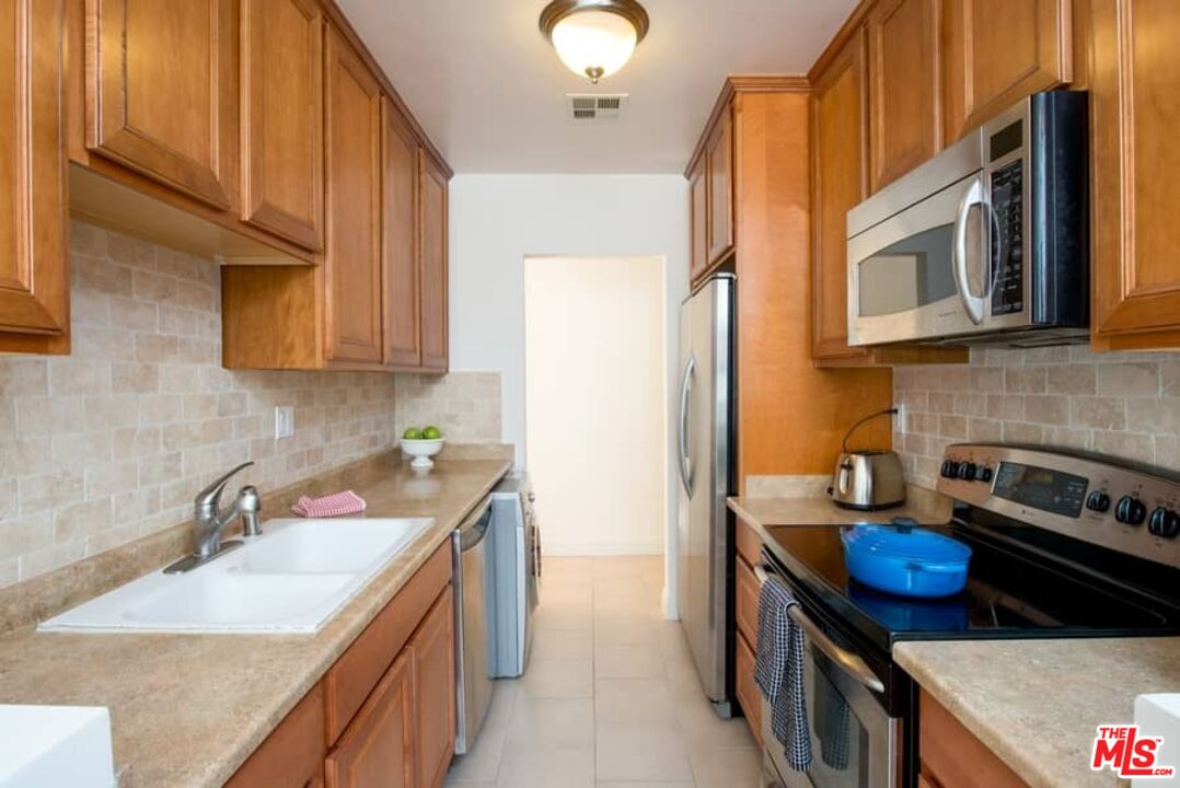 1000 S Westgate Ave Unit: 209