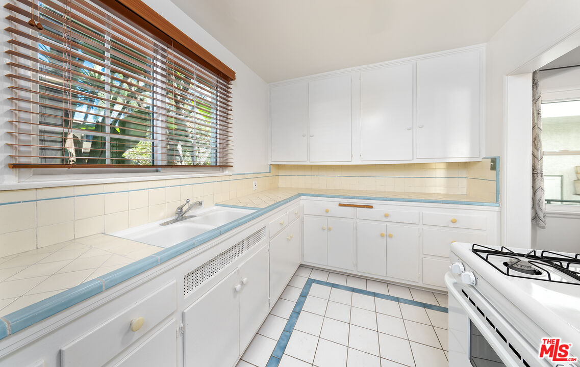 1518 Yale St Unit: 1