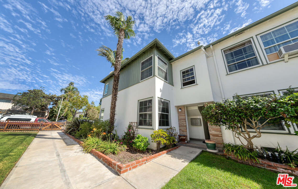 1518 Yale St Unit: 1