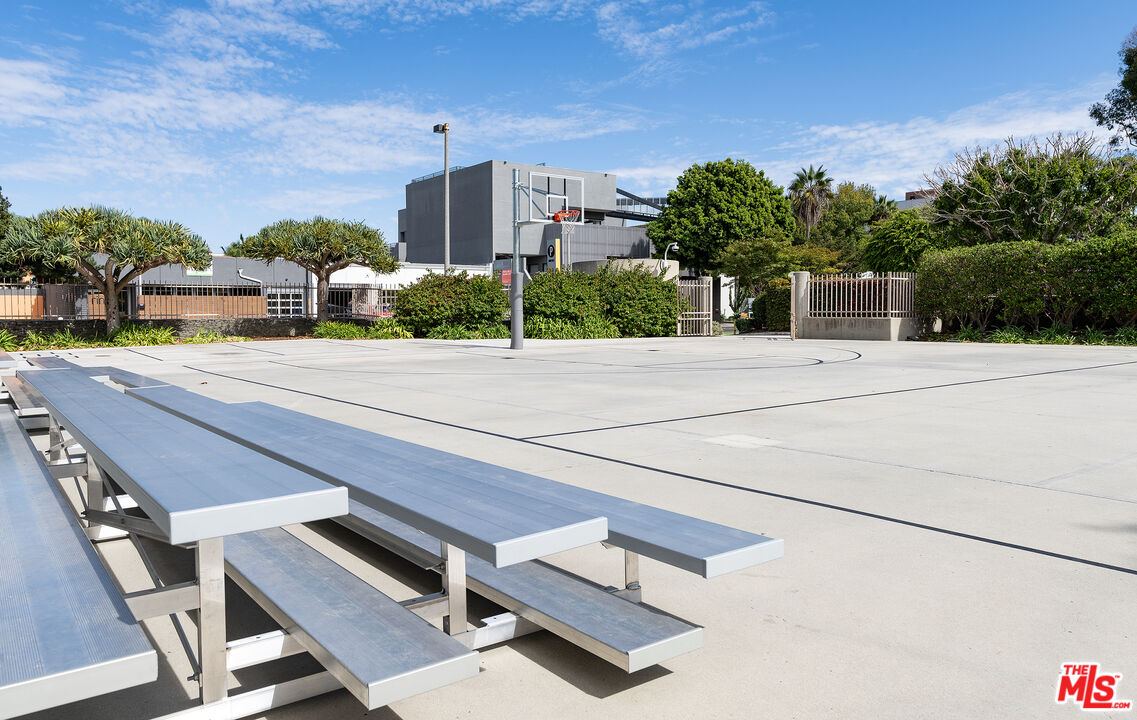 1518 Yale St Unit: 1