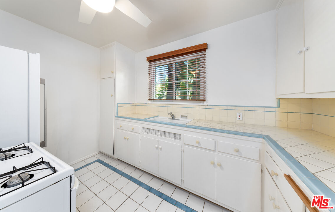 1518 Yale St Unit: 1