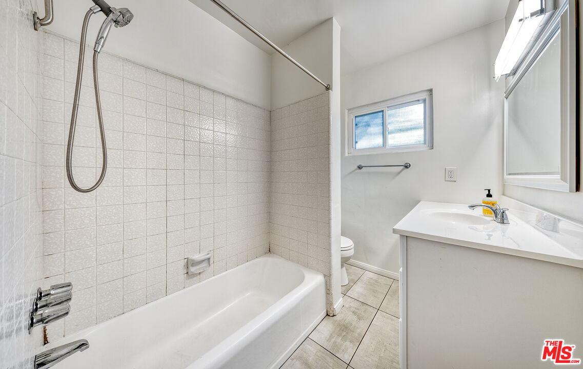 1517 Harvard St Unit: 3