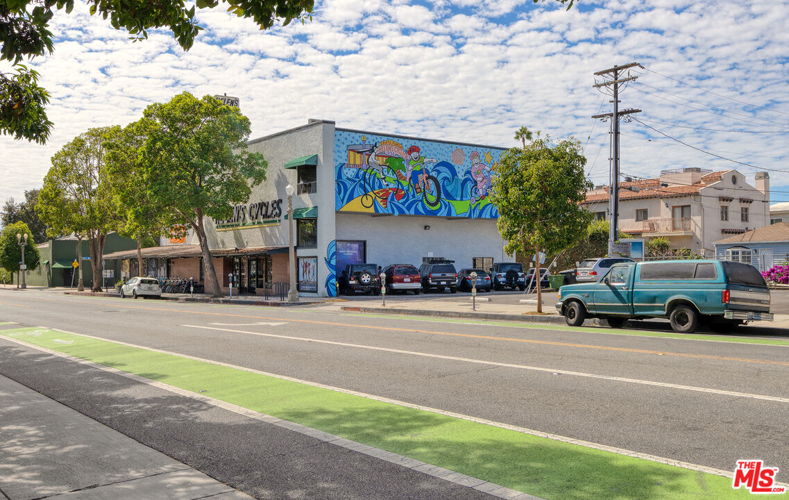 1517 Harvard St Unit: 3