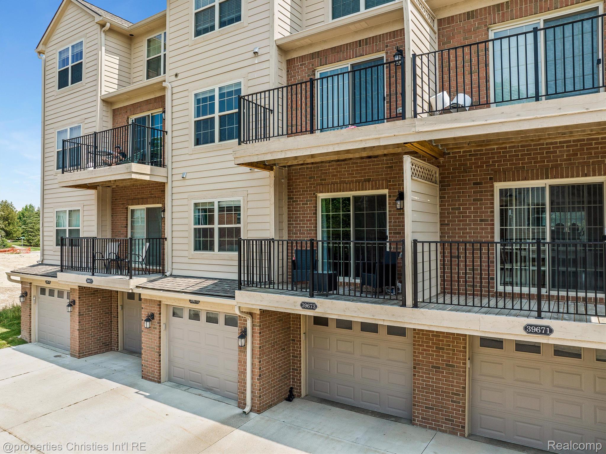 39673 Springwater Drive