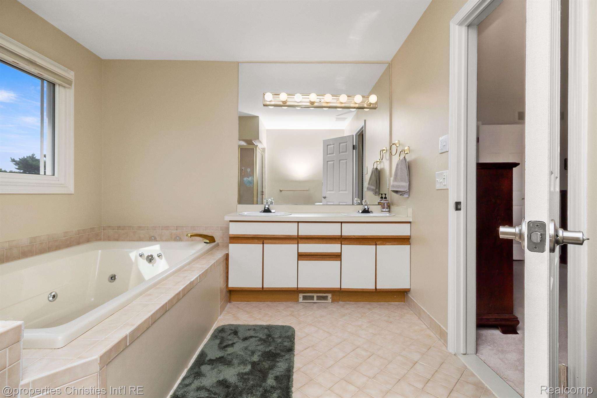 29731 Canterbury Court
