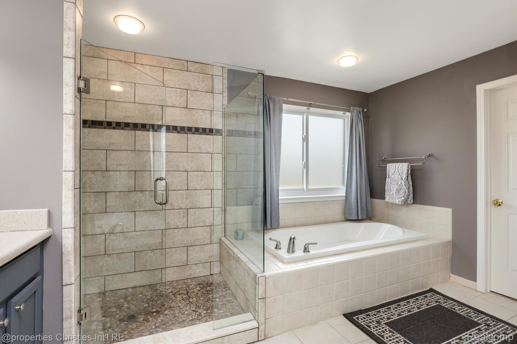 20657 Golf Ridge Circle