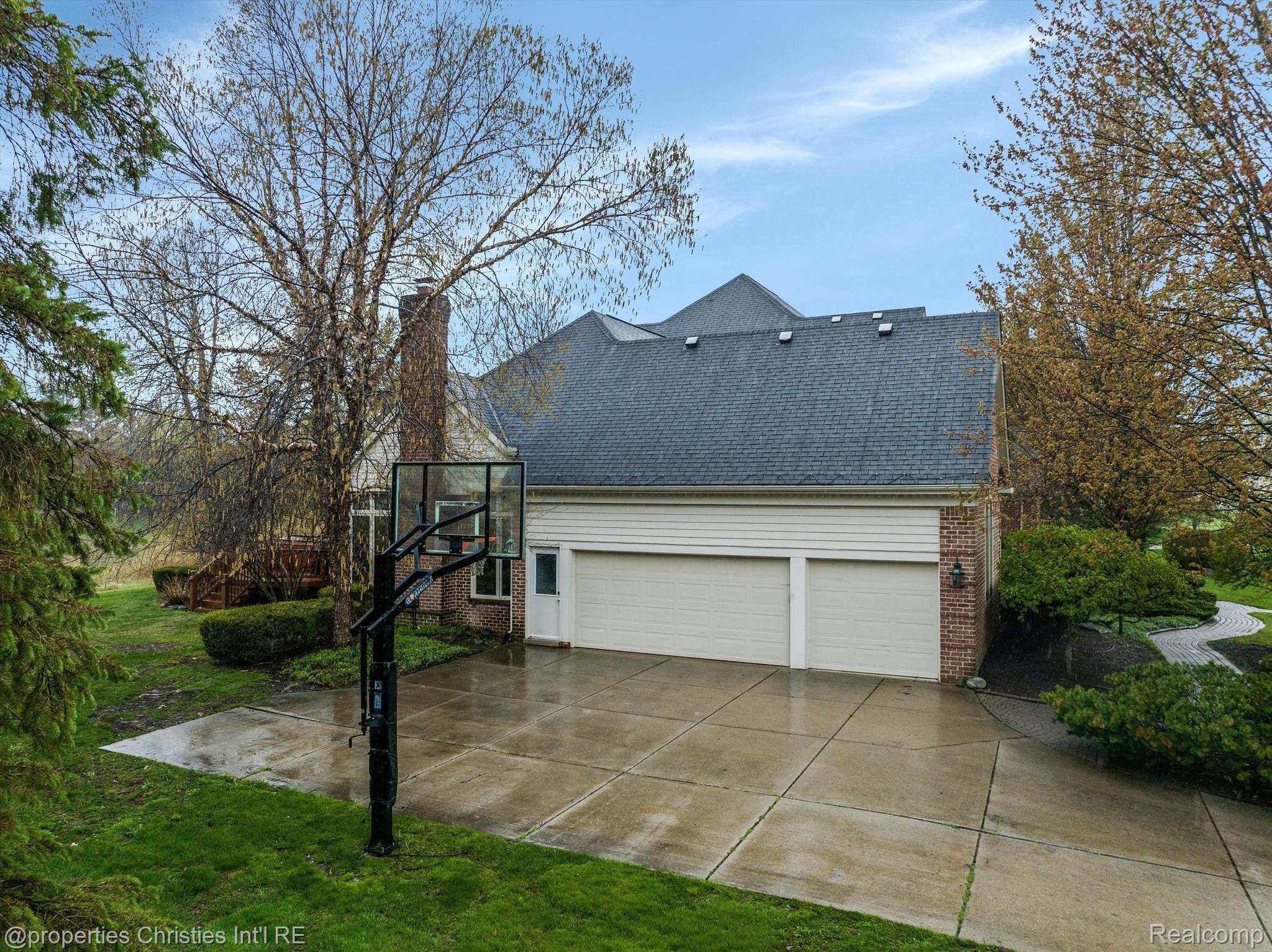 49382 Woodway Drive