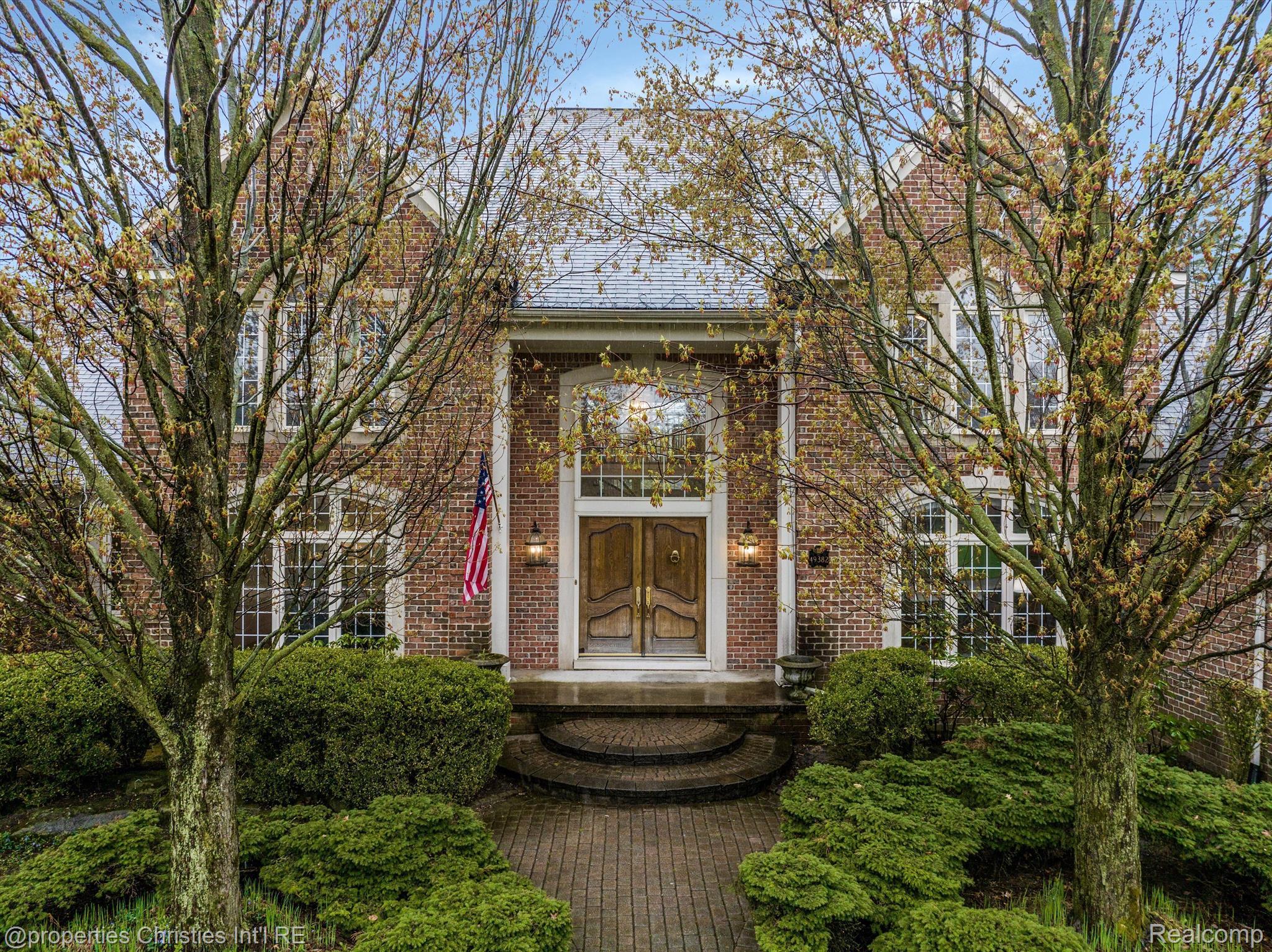 49382 Woodway Drive