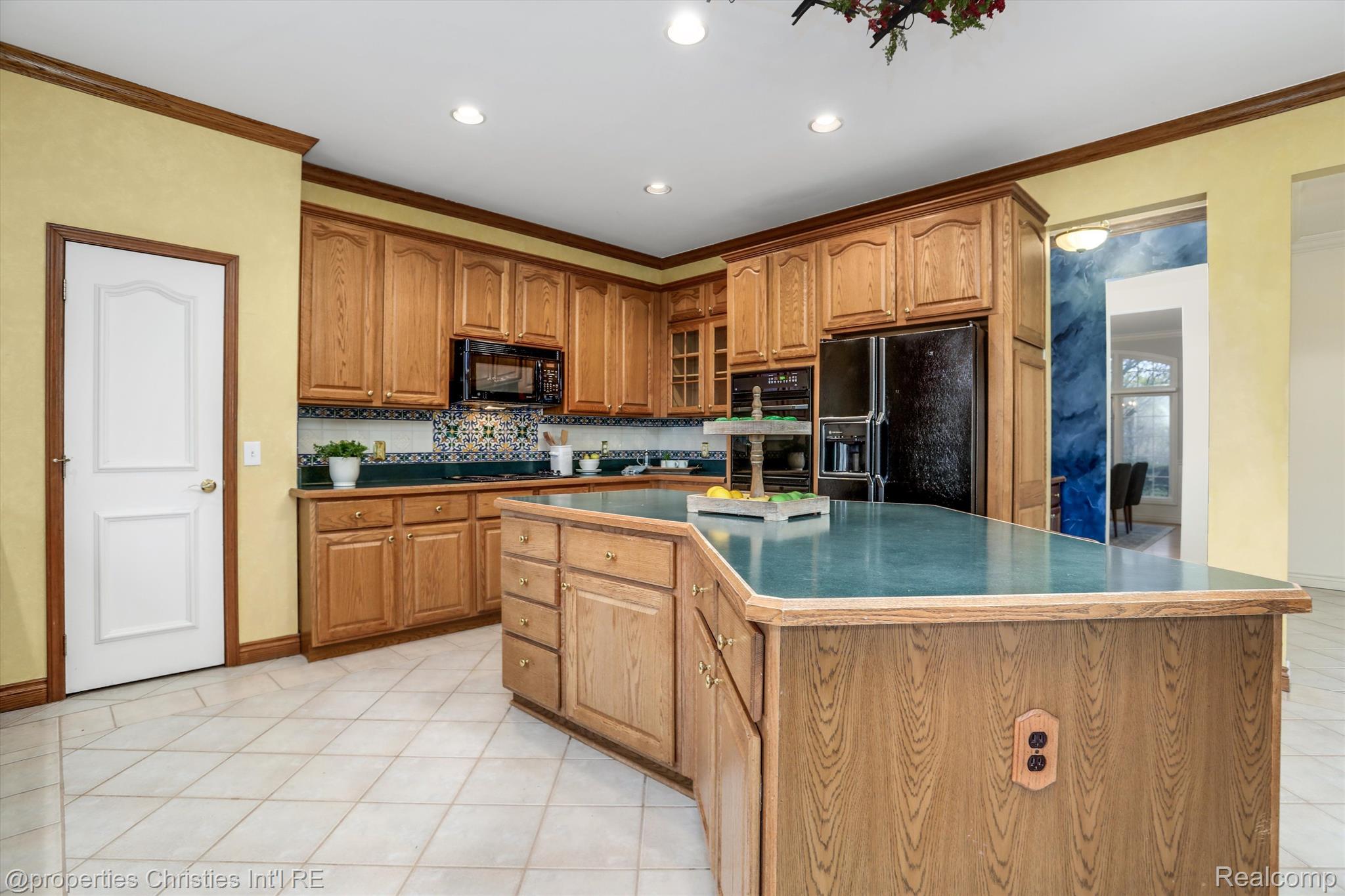 49382 Woodway Drive