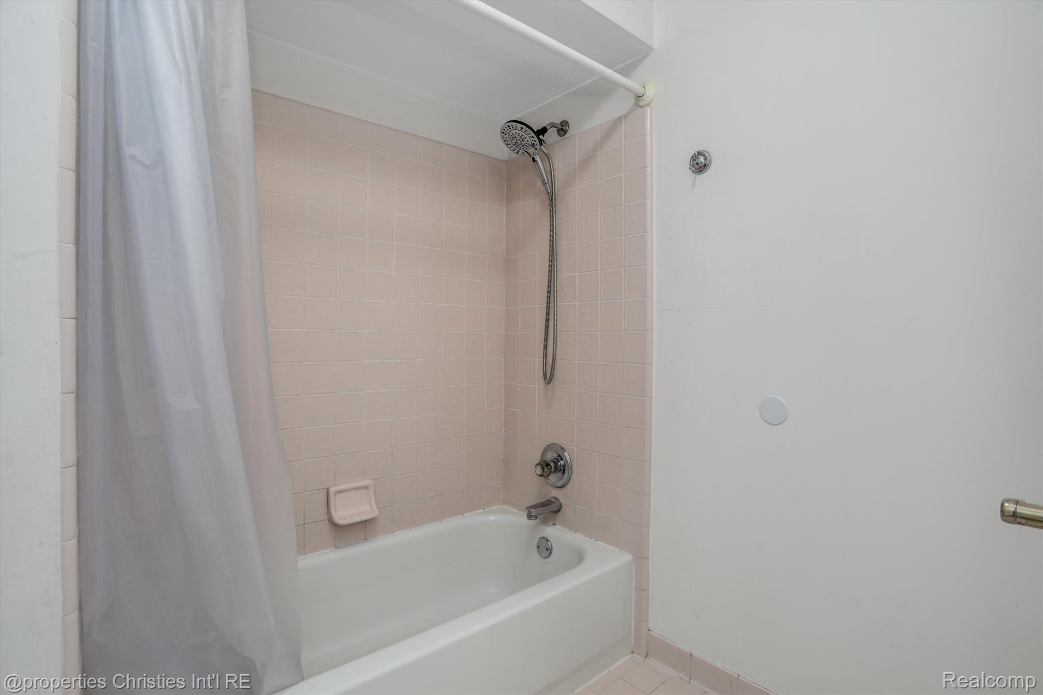 49382 Woodway Drive