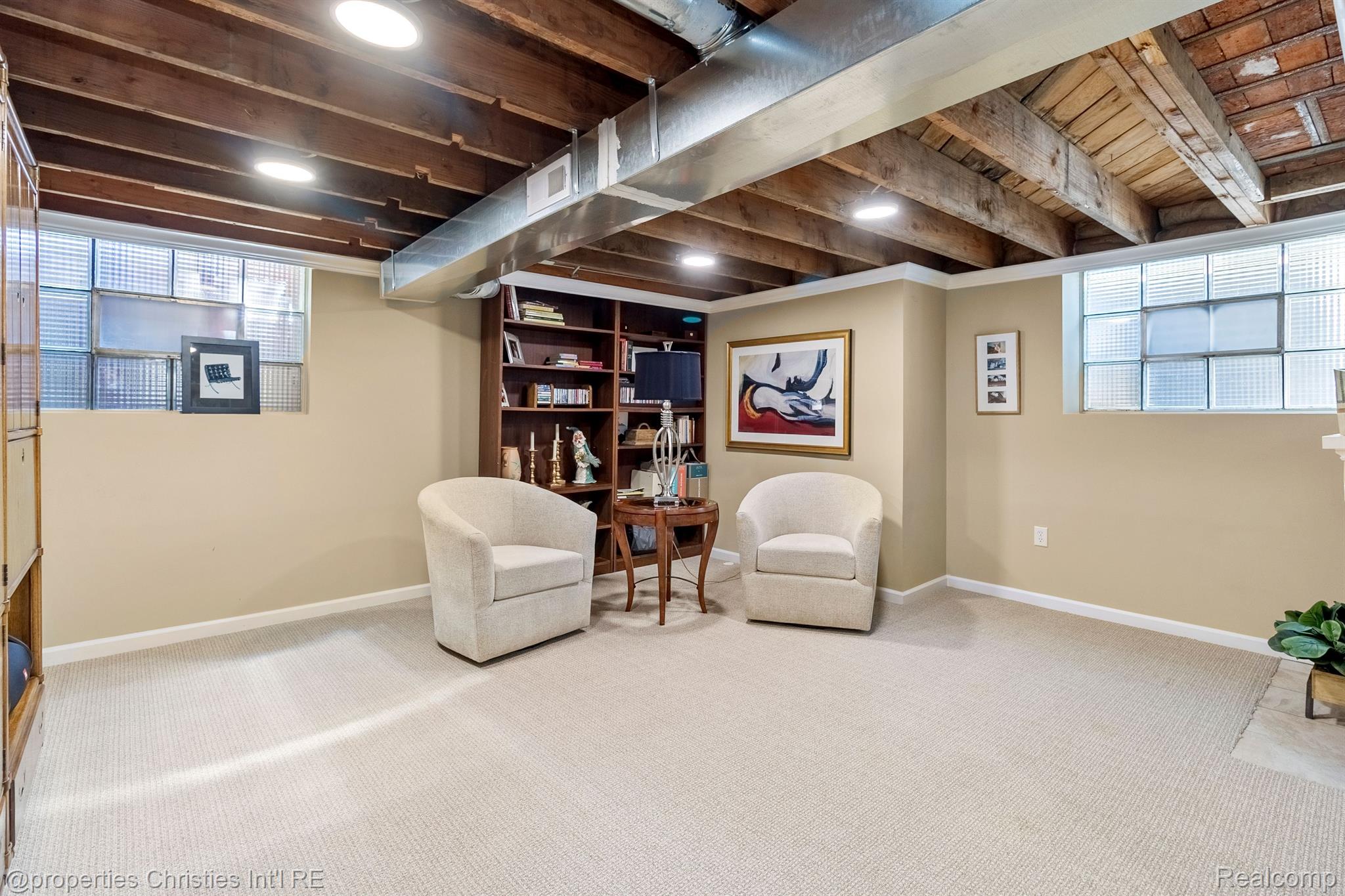 15082 Garfield Avenue