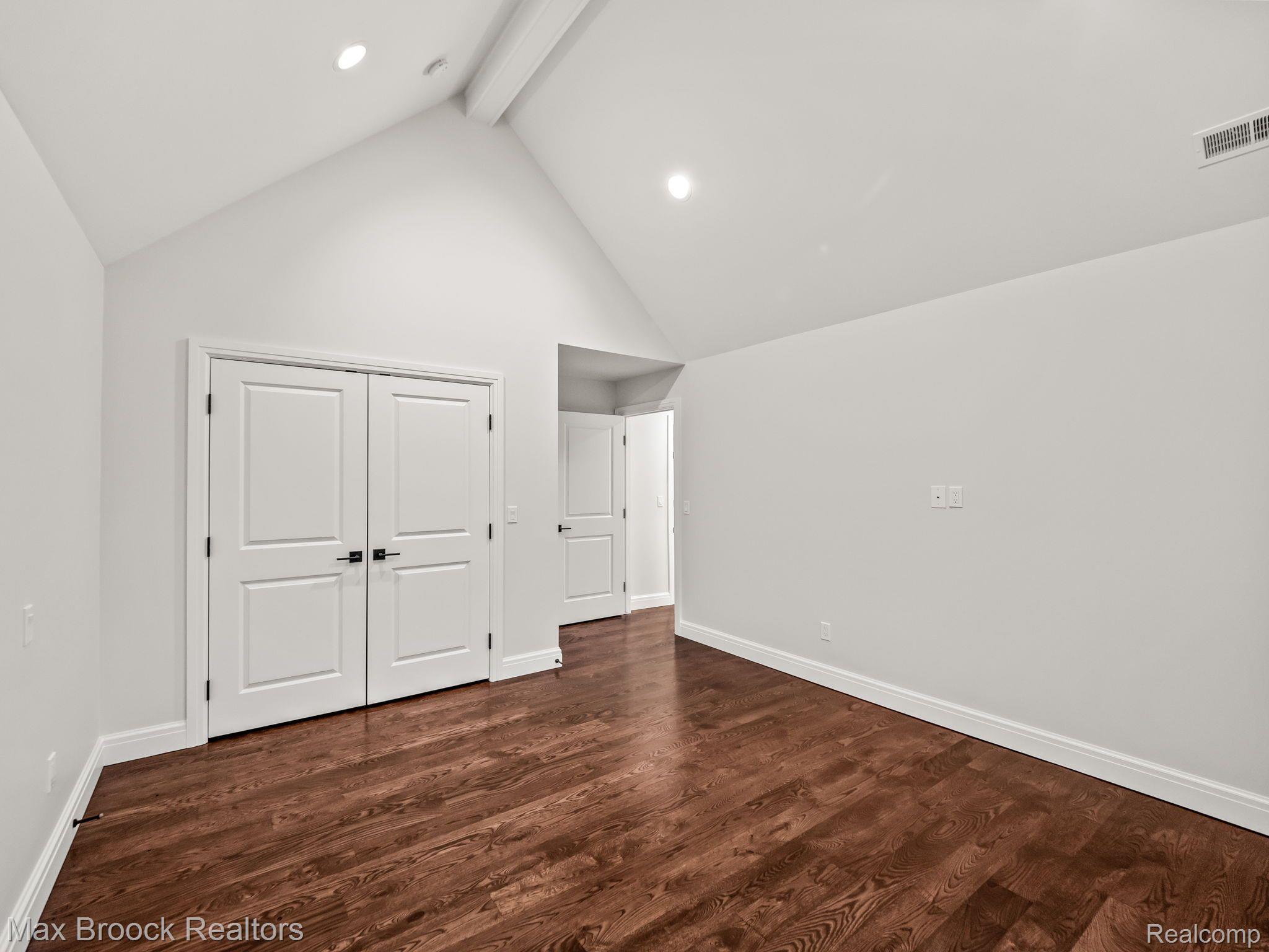 3520 W BRADFORD Drive
