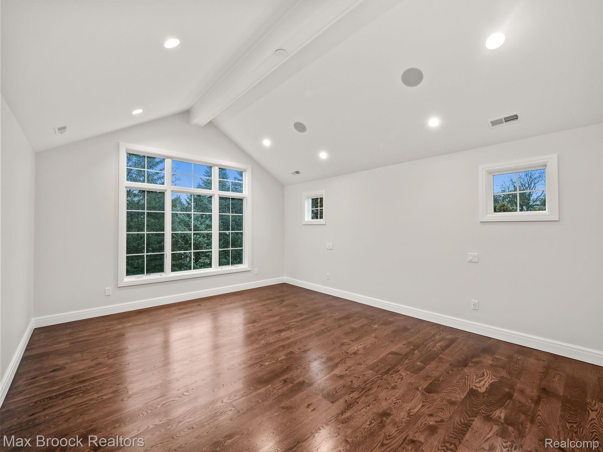 3520 W BRADFORD Drive