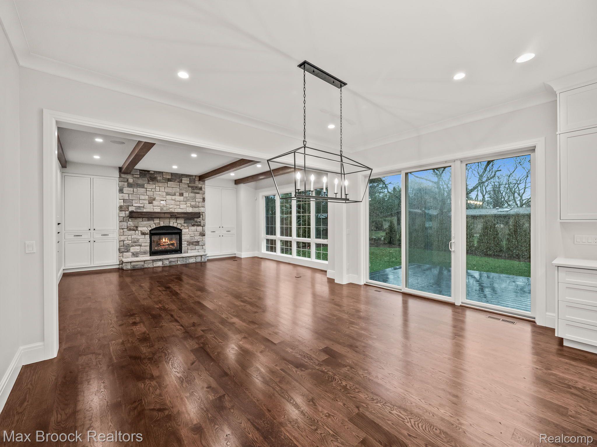 3520 W BRADFORD Drive