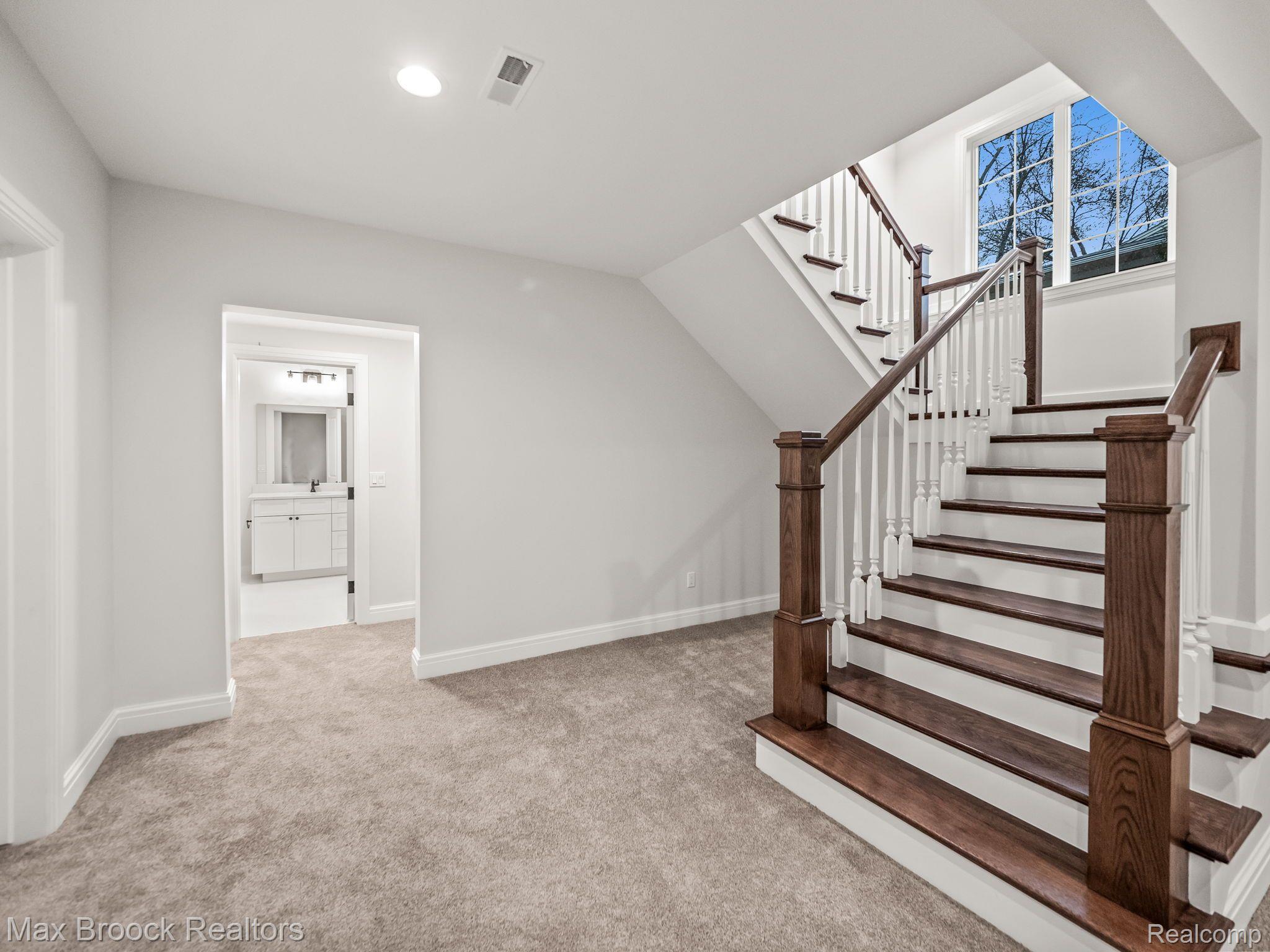 3520 W BRADFORD Drive