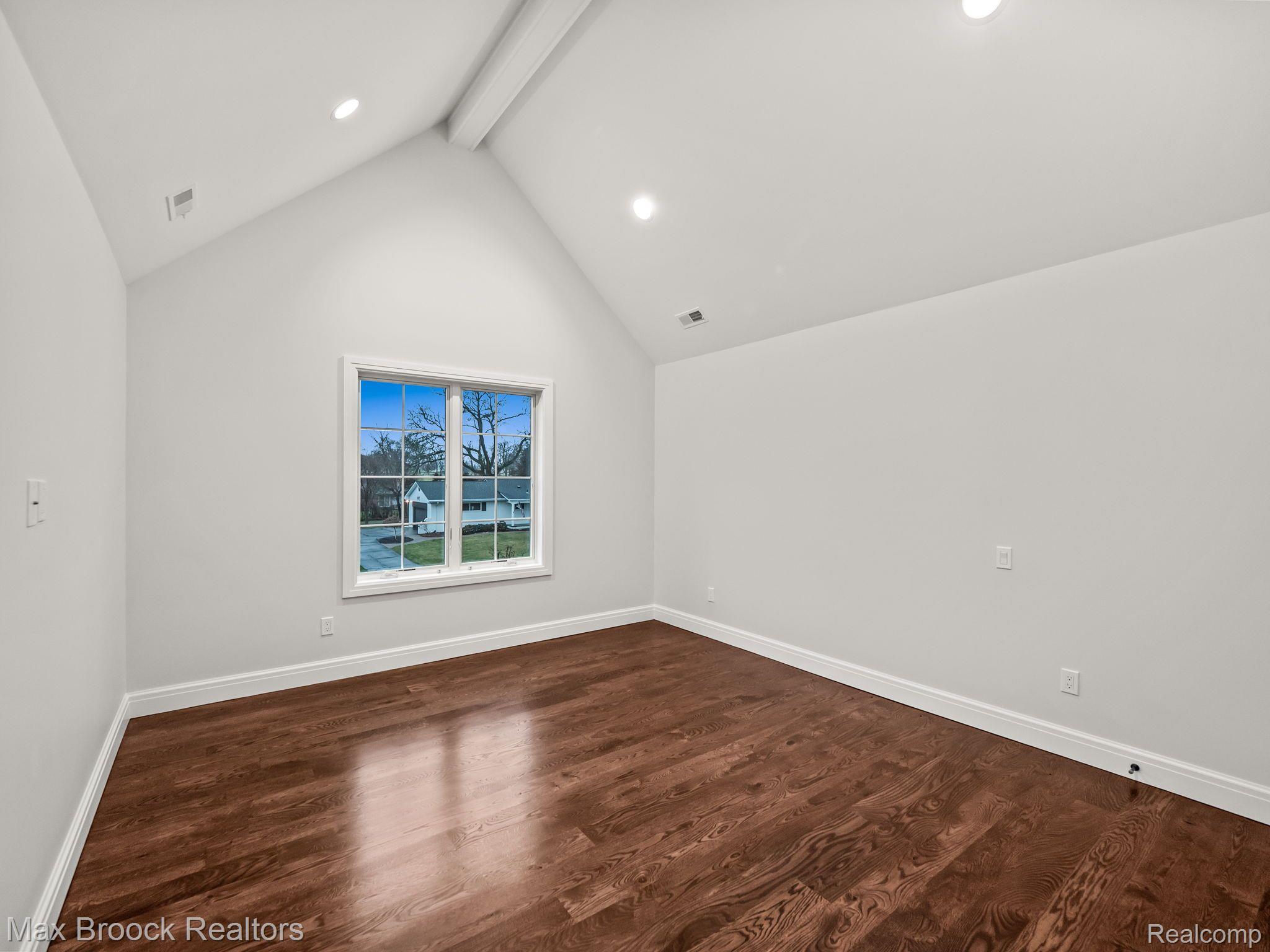 3520 W BRADFORD Drive