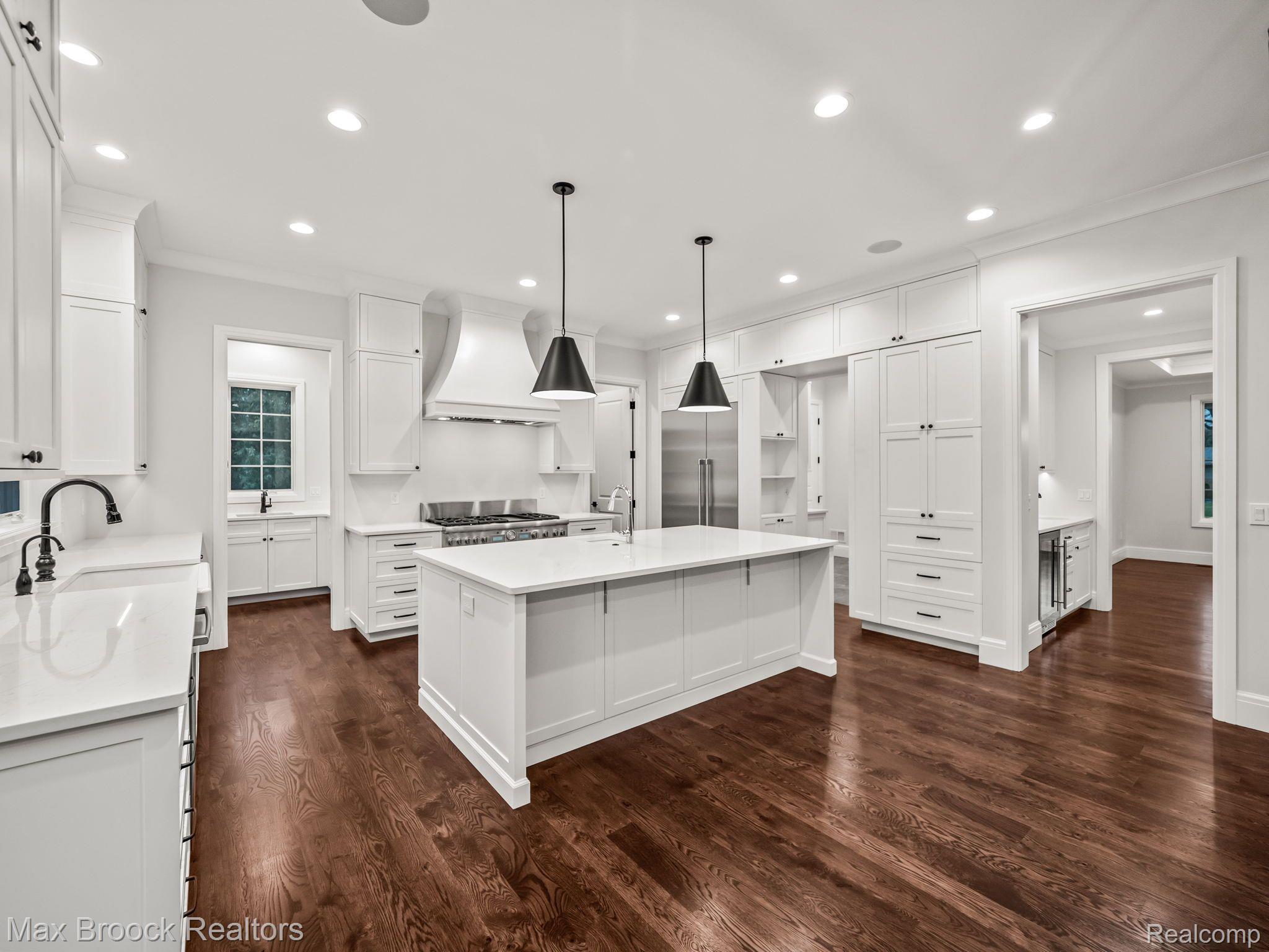 3520 W BRADFORD Drive