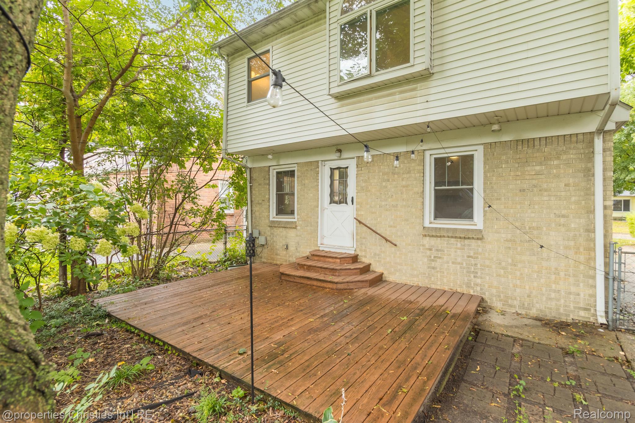 135 N Connecticut Avenue