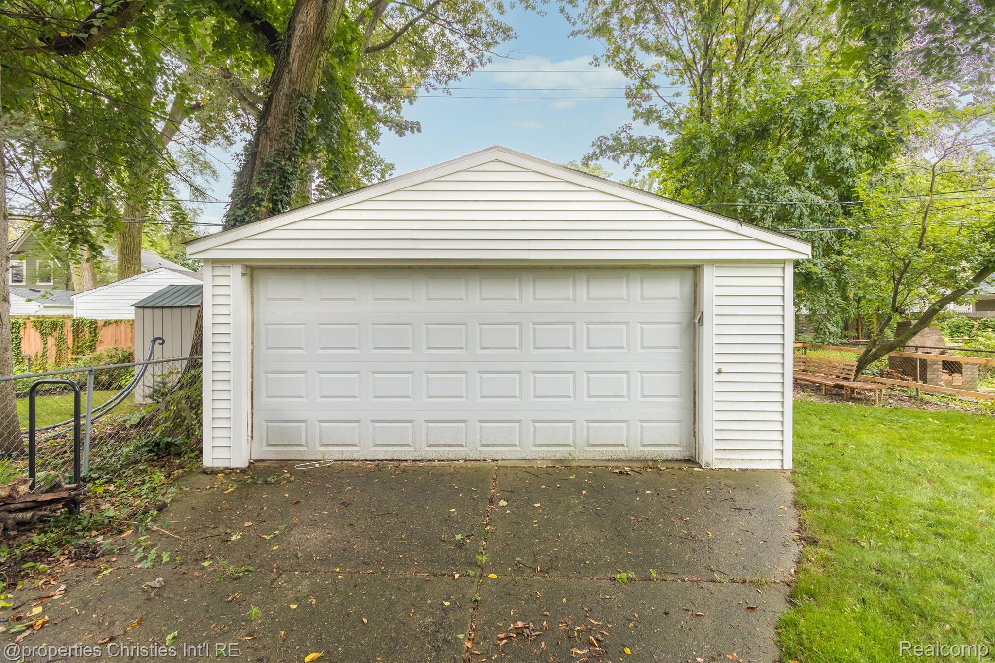 135 N Connecticut Avenue