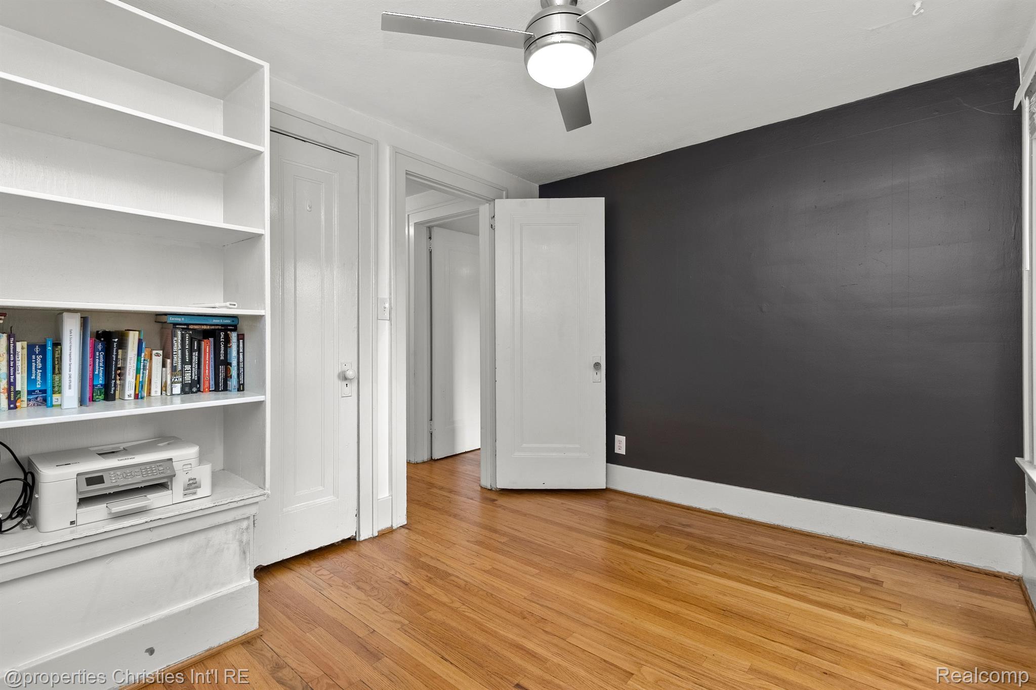 135 N Connecticut Avenue