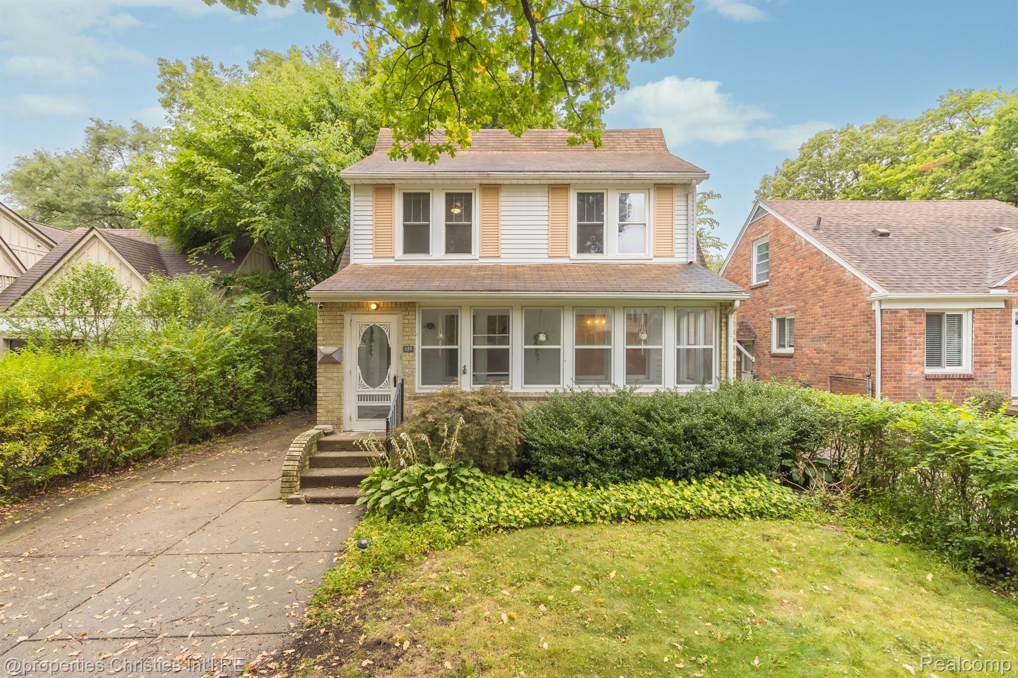 135 N Connecticut Avenue