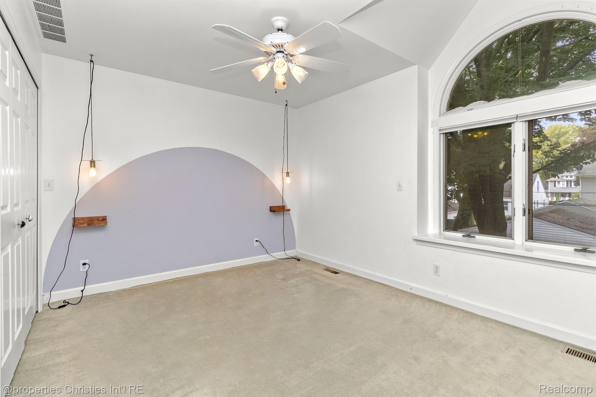 135 N Connecticut Avenue