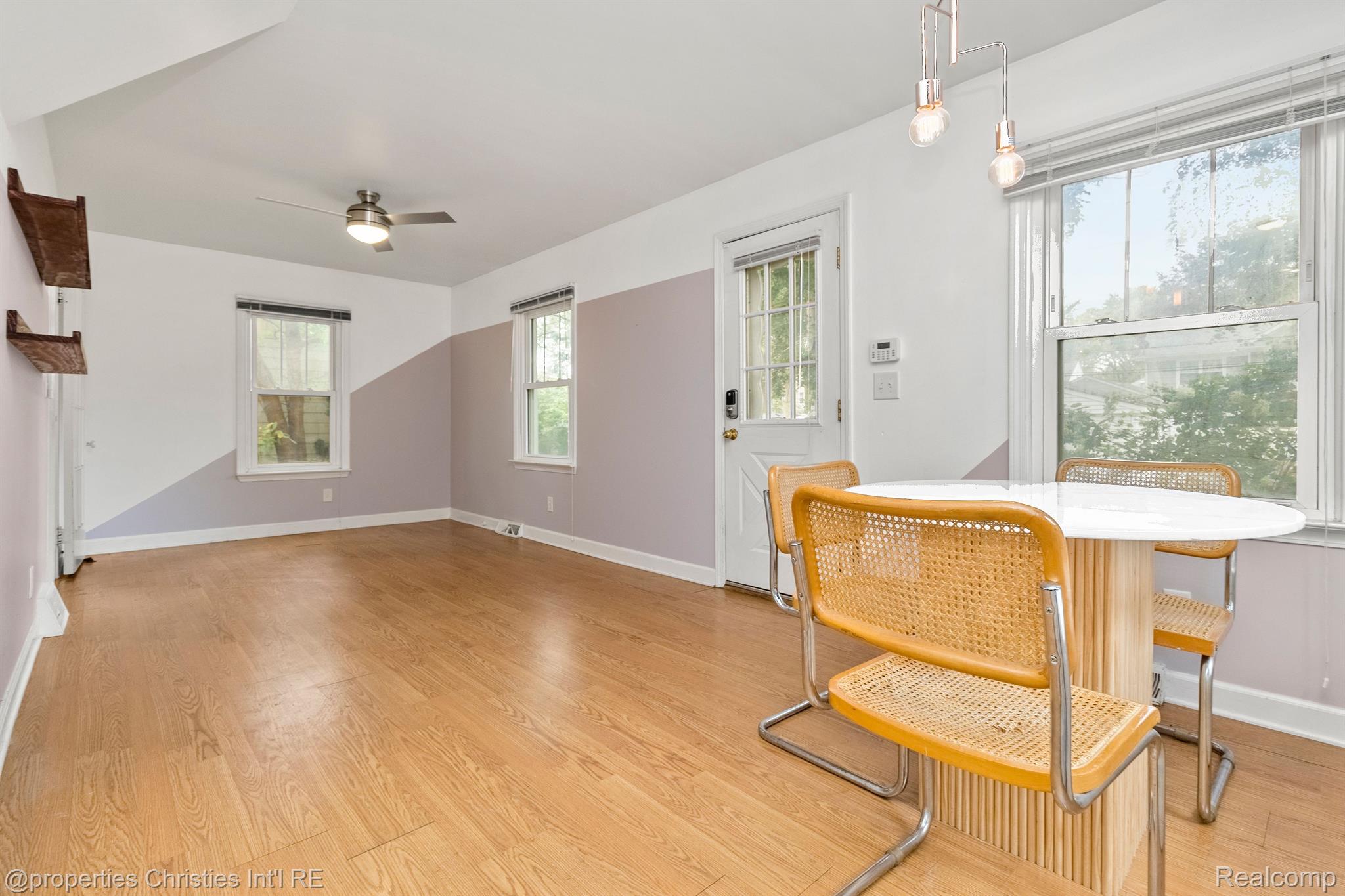 135 N Connecticut Avenue