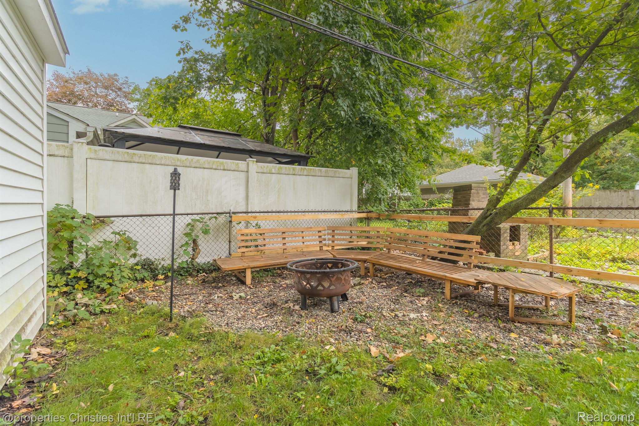 135 N Connecticut Avenue