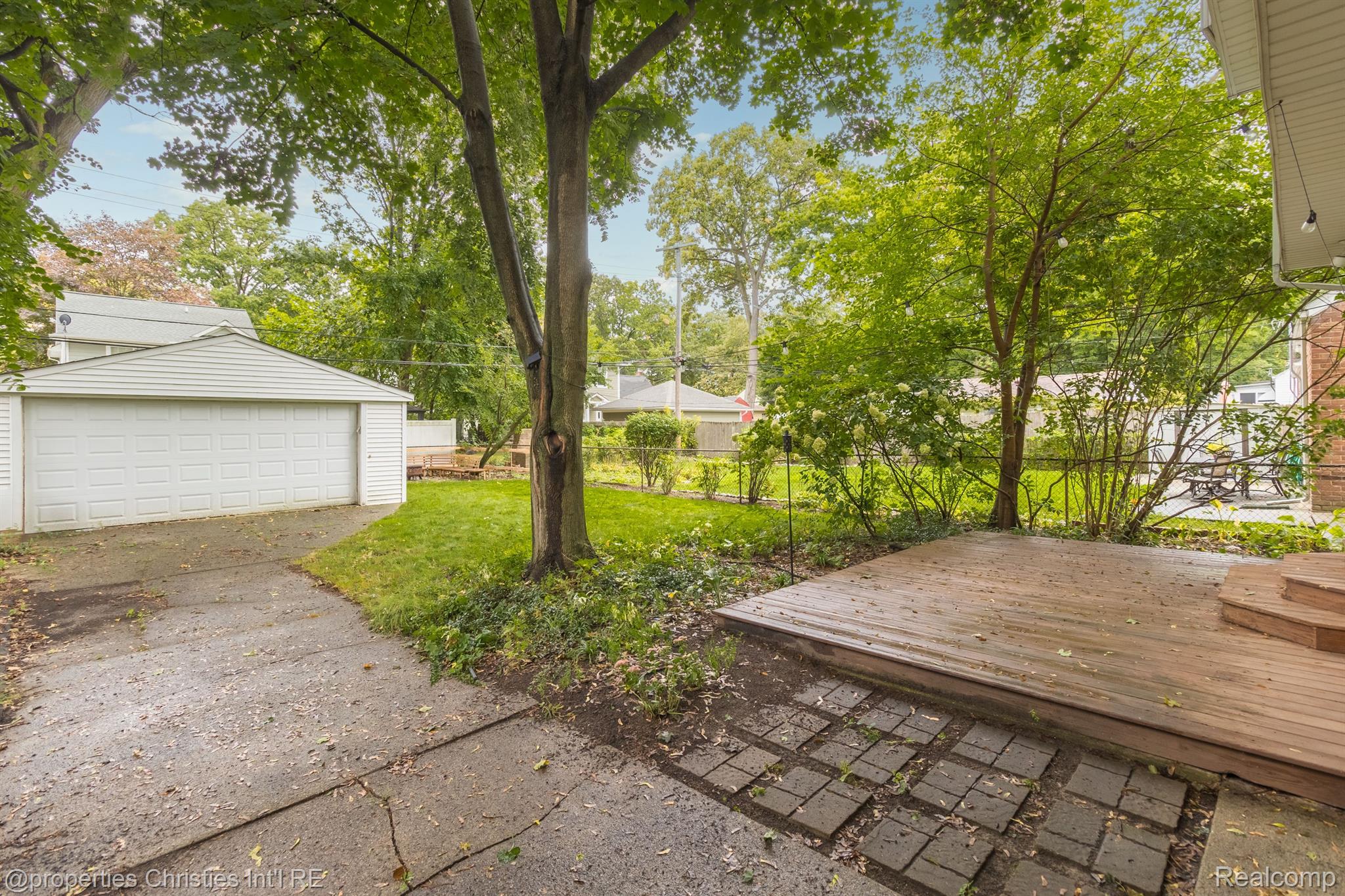 135 N Connecticut Avenue