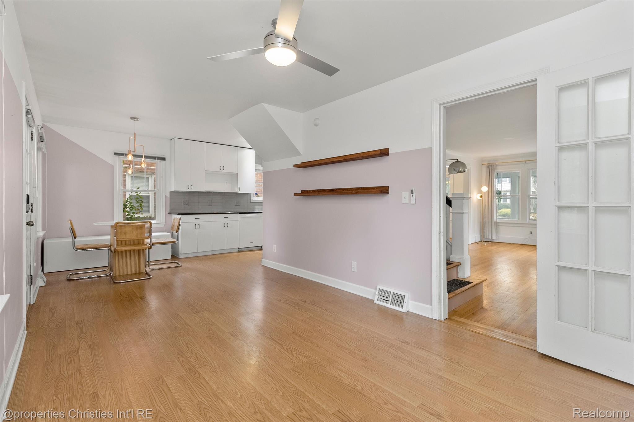 135 N Connecticut Avenue