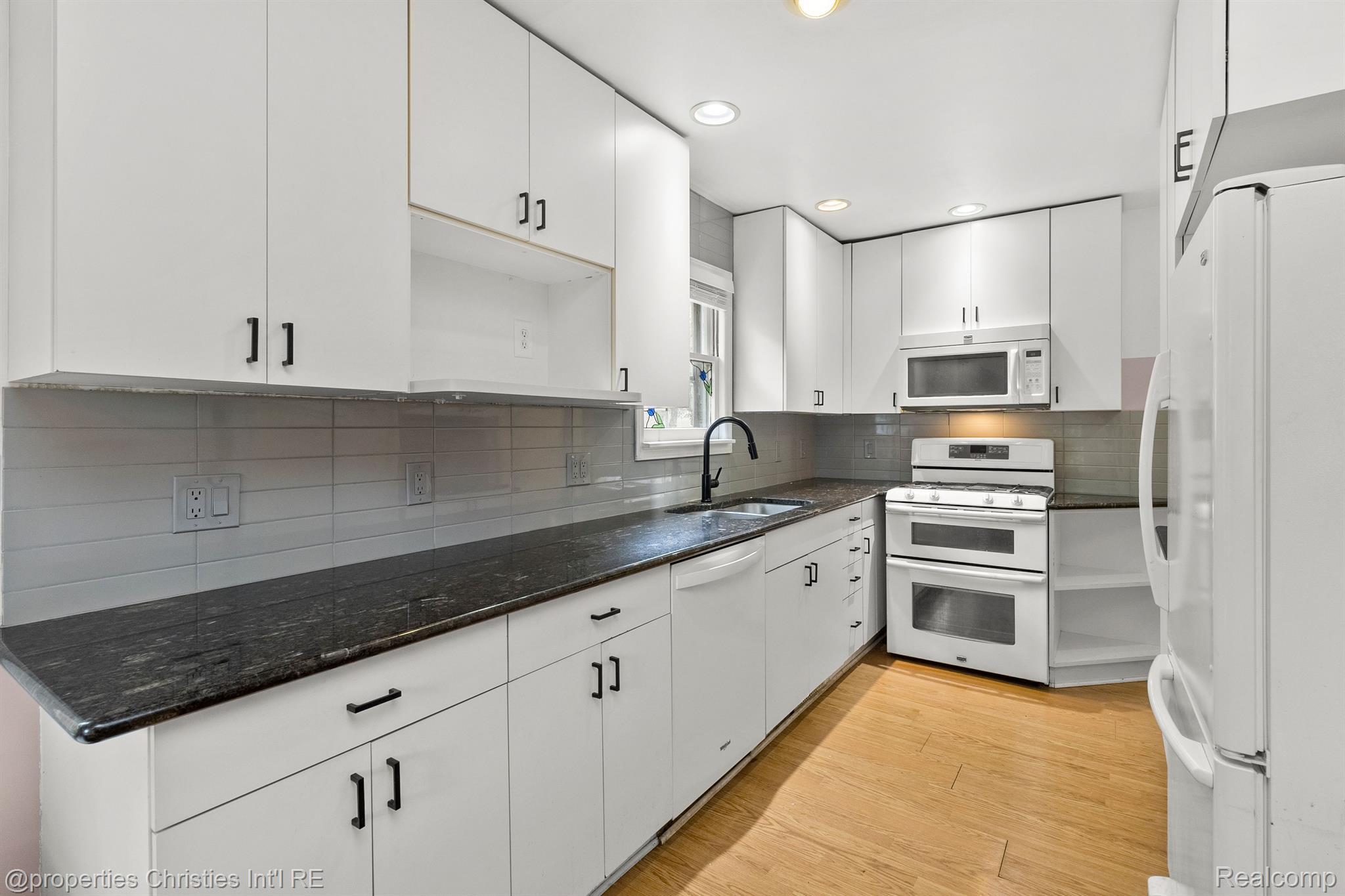 135 N Connecticut Avenue