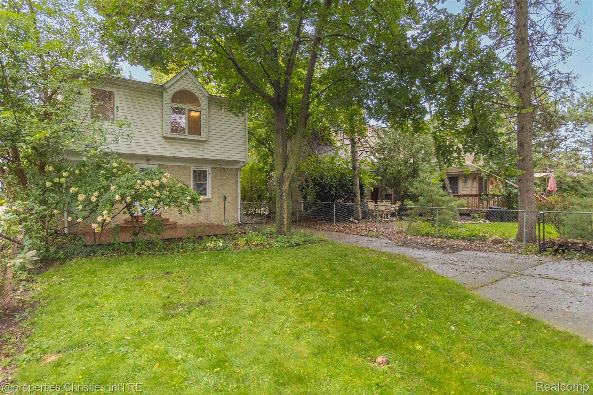 135 N Connecticut Avenue