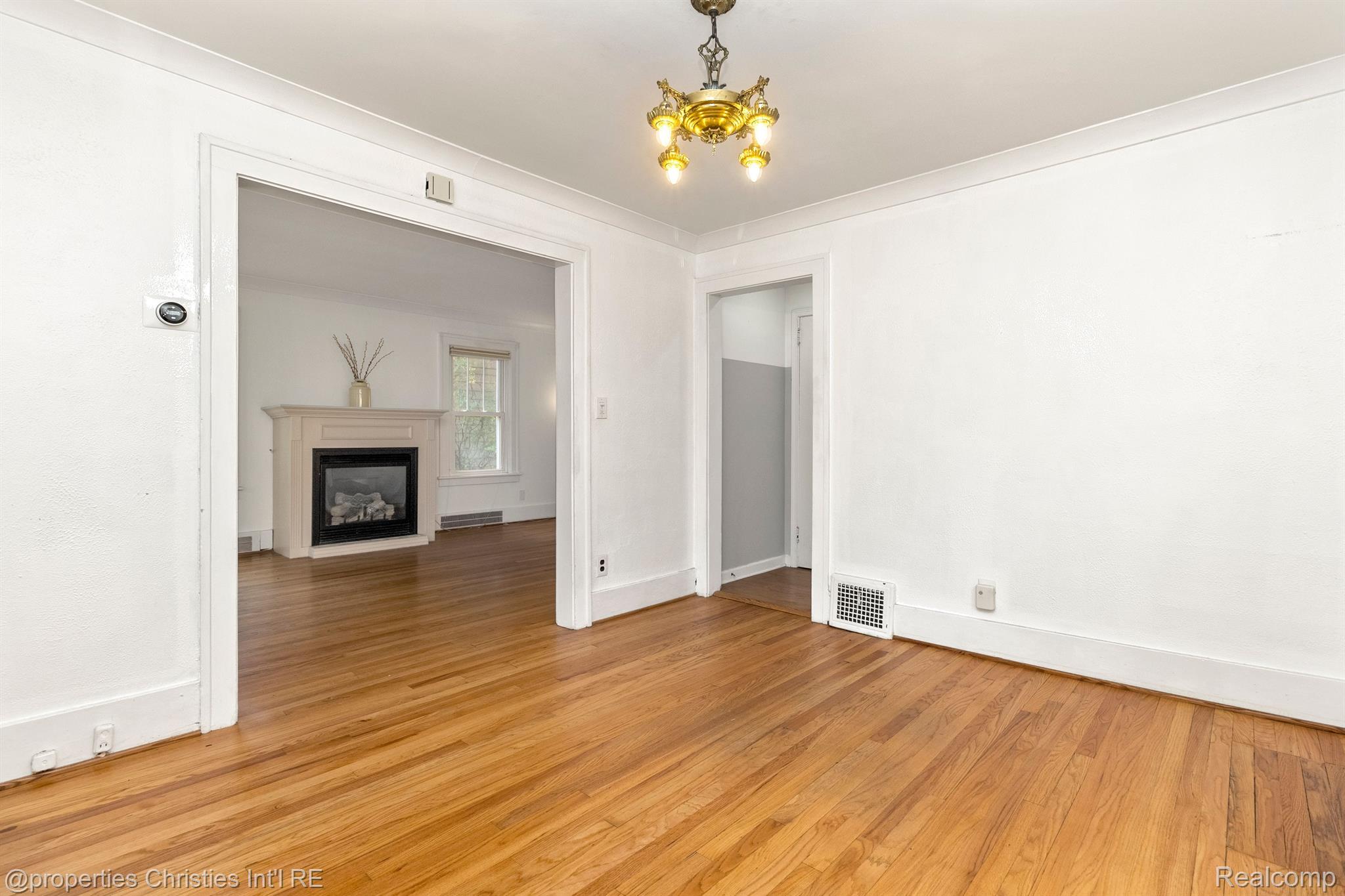 135 N Connecticut Avenue