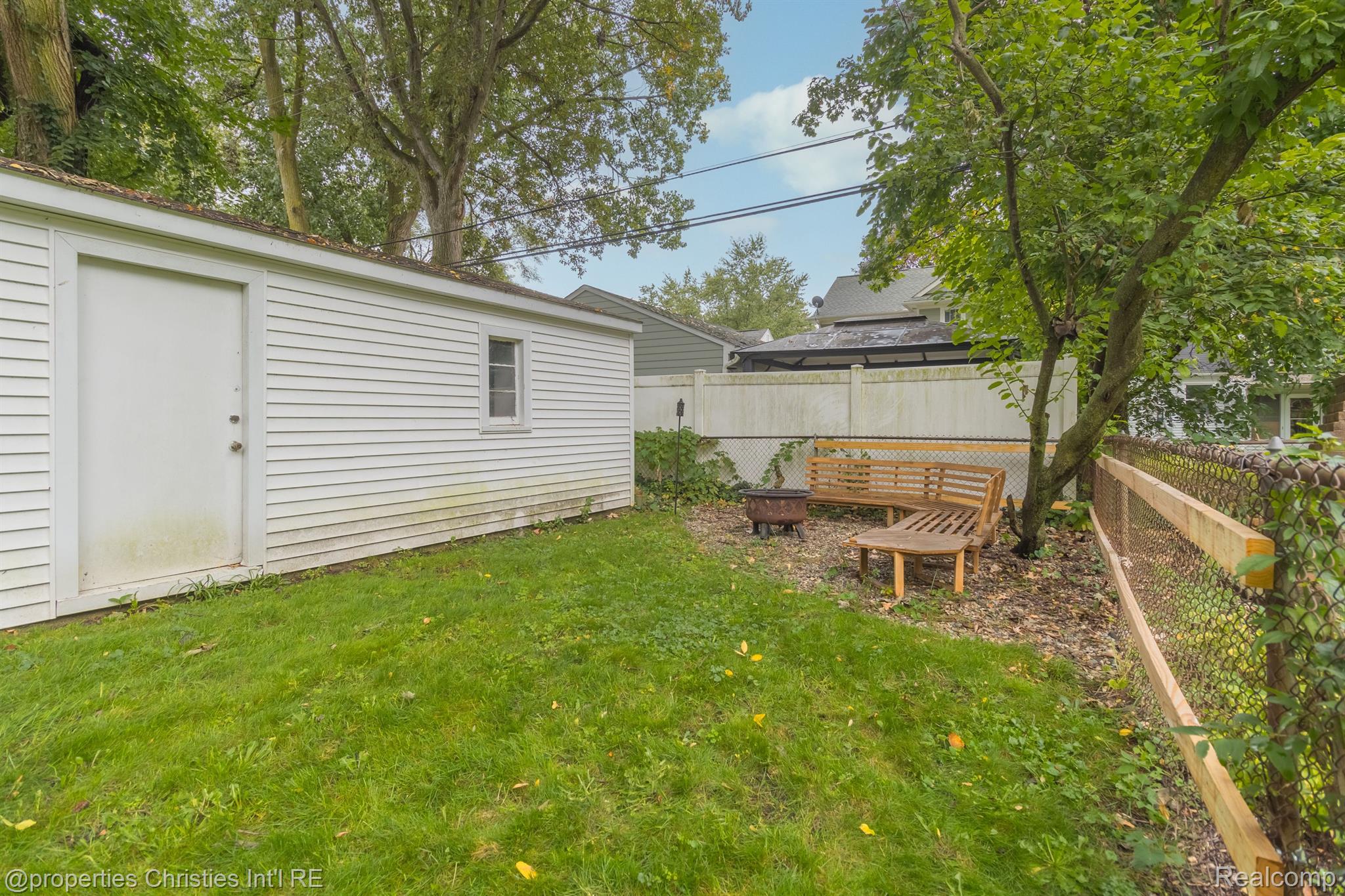 135 N Connecticut Avenue