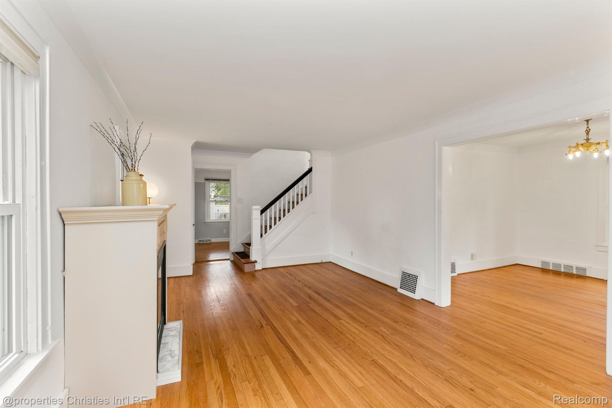 135 N Connecticut Avenue