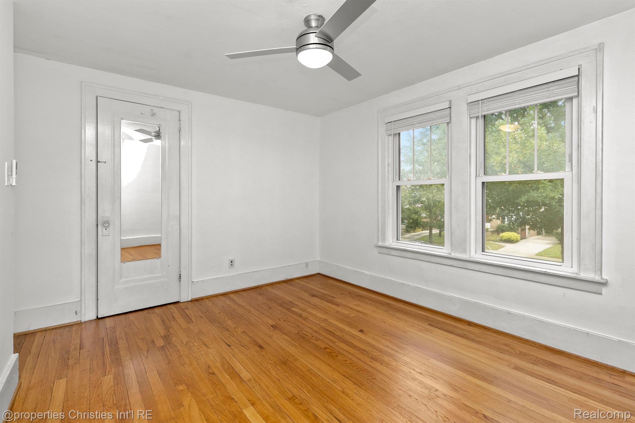 135 N Connecticut Avenue