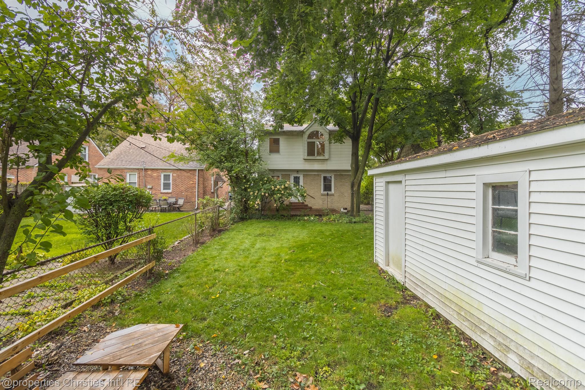 135 N Connecticut Avenue