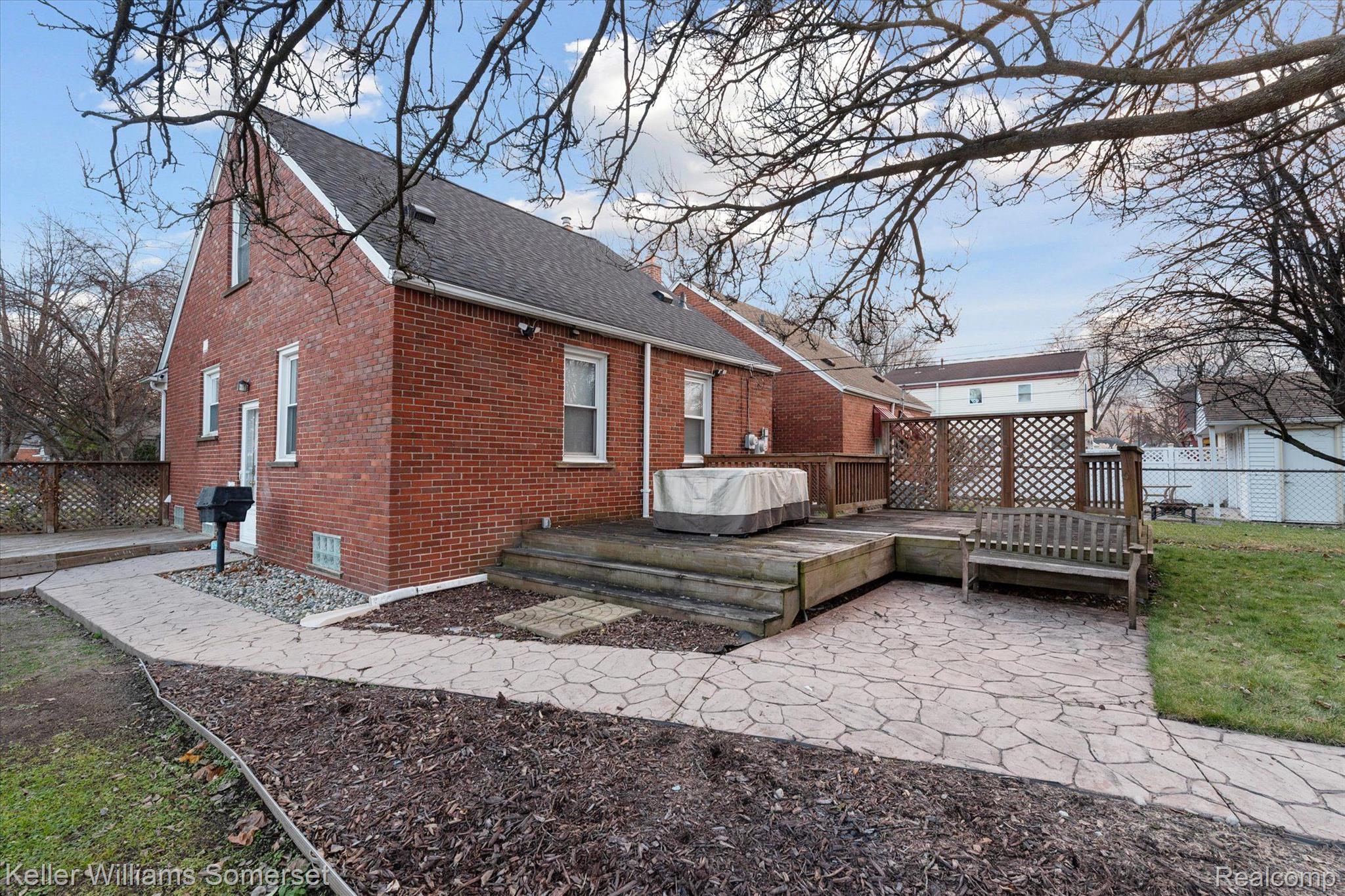 3100 EDGEWOOD Street