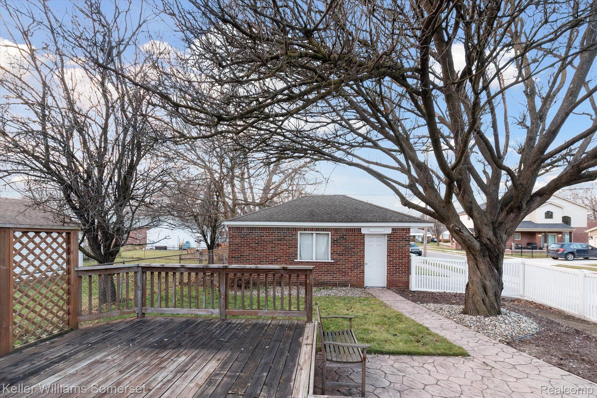 3100 EDGEWOOD Street