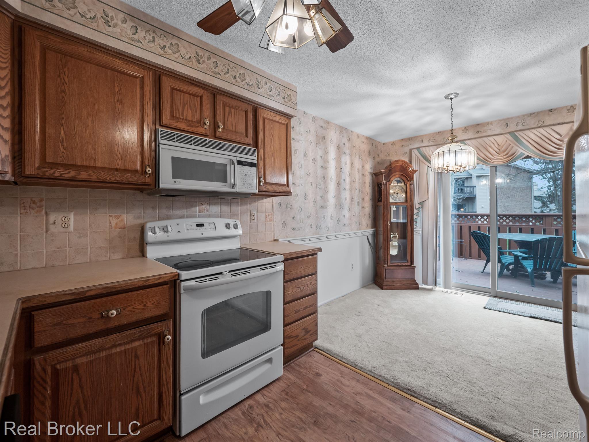 11719 SYCAMORE Drive Unit 8
