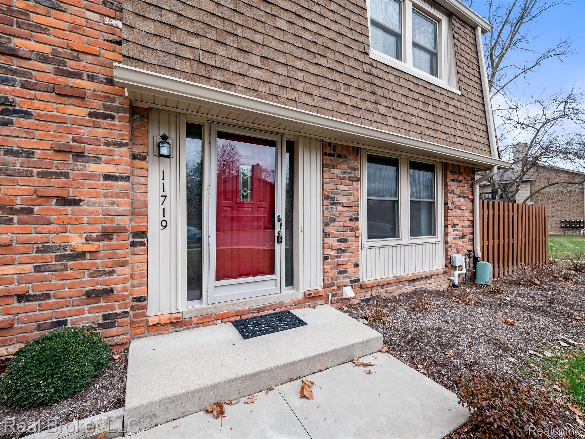 11719 SYCAMORE Drive Unit 8